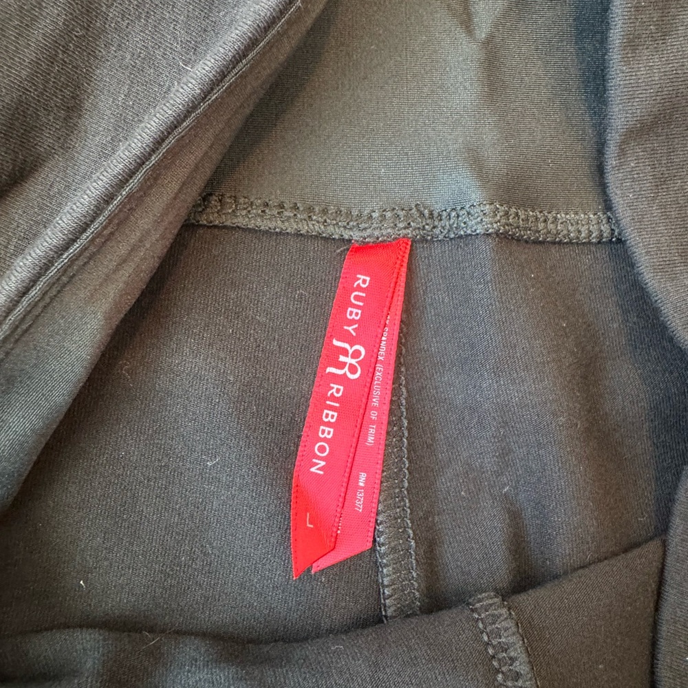 Ruby Ribbon Bootcut Leggings - Picture 3 of 5